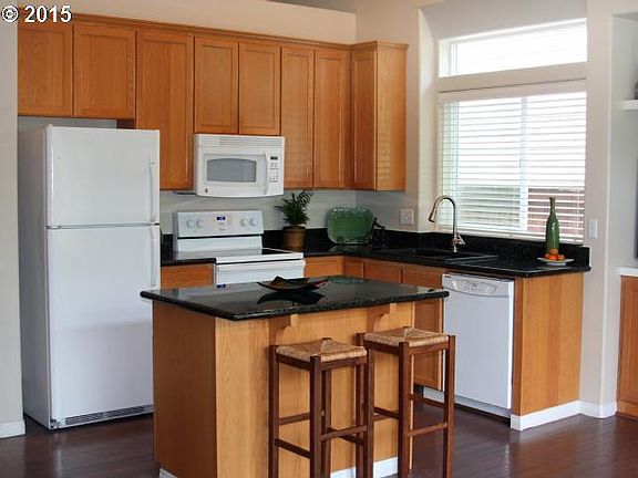 3rd image of 2348 NE 14th Pl
