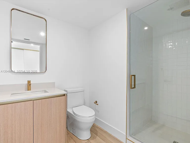 90 NE 32nd St #901 — Photo 27