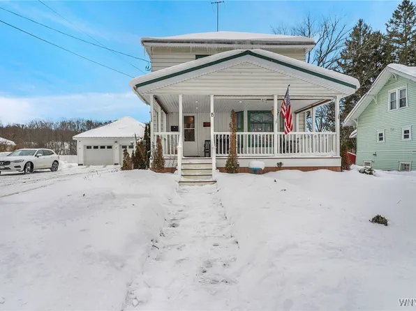 15 Maple Ave, Franklinville, NY 14737
