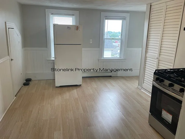 49 Commodore St — Photo 9