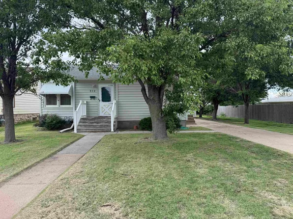 312 N 6th St, Ness City, KS 67560