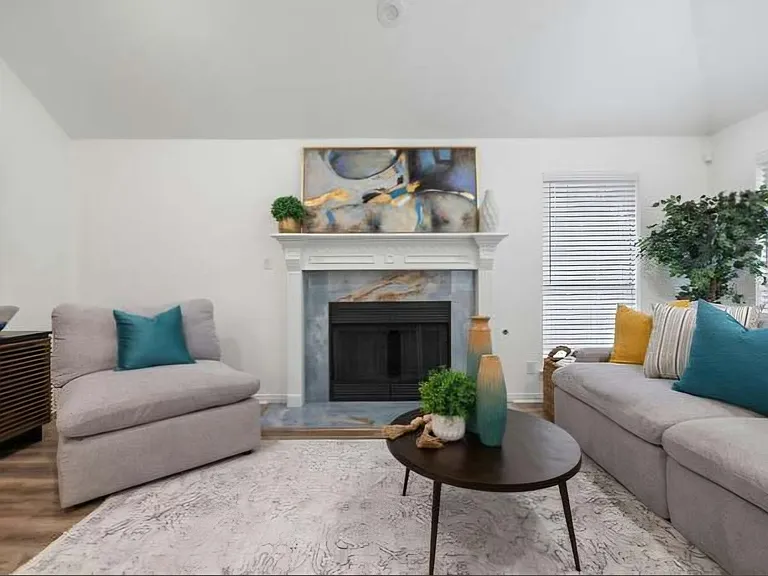 2913 Victoria Cv — Photo 16