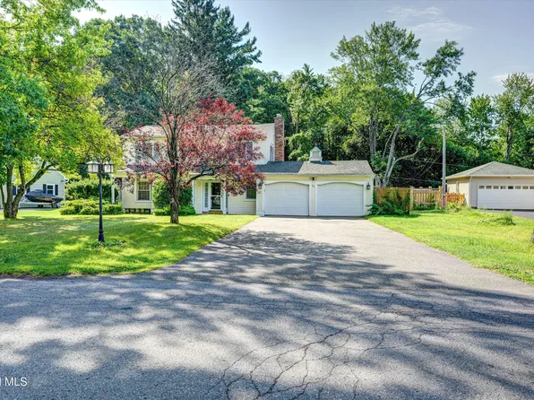22 Bri-Lan Avenue, East Greenbush, NY 12061