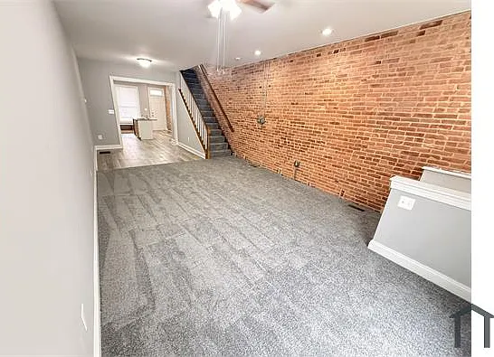202 N Linwood Ave — Photo 1