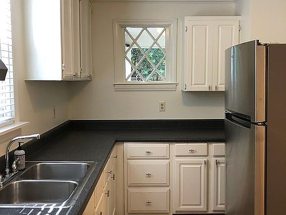 3rd image of 18 Granada Dr