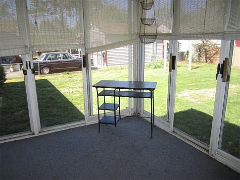 3rd image of 208 Lavergne Ln