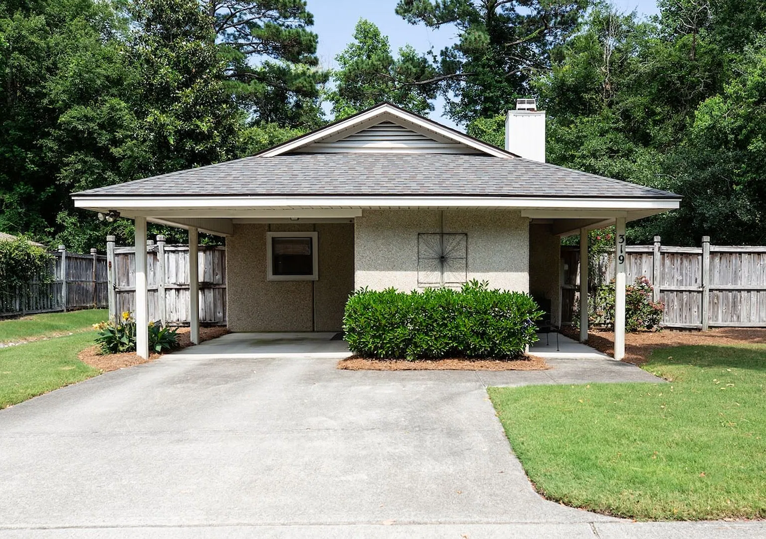 Comfortable 3 Bedroom Patio Home in a Convenient Wilmington Location — Photo 1