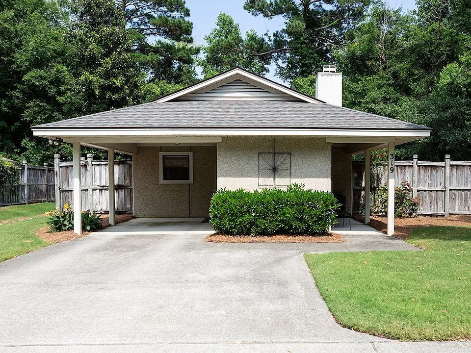 319 Smugglers Ct