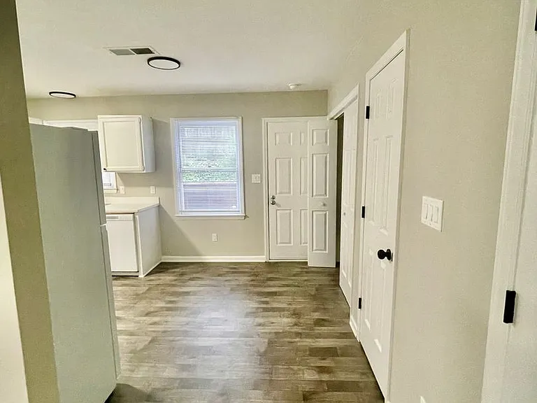 260 Kelly St — Photo 5