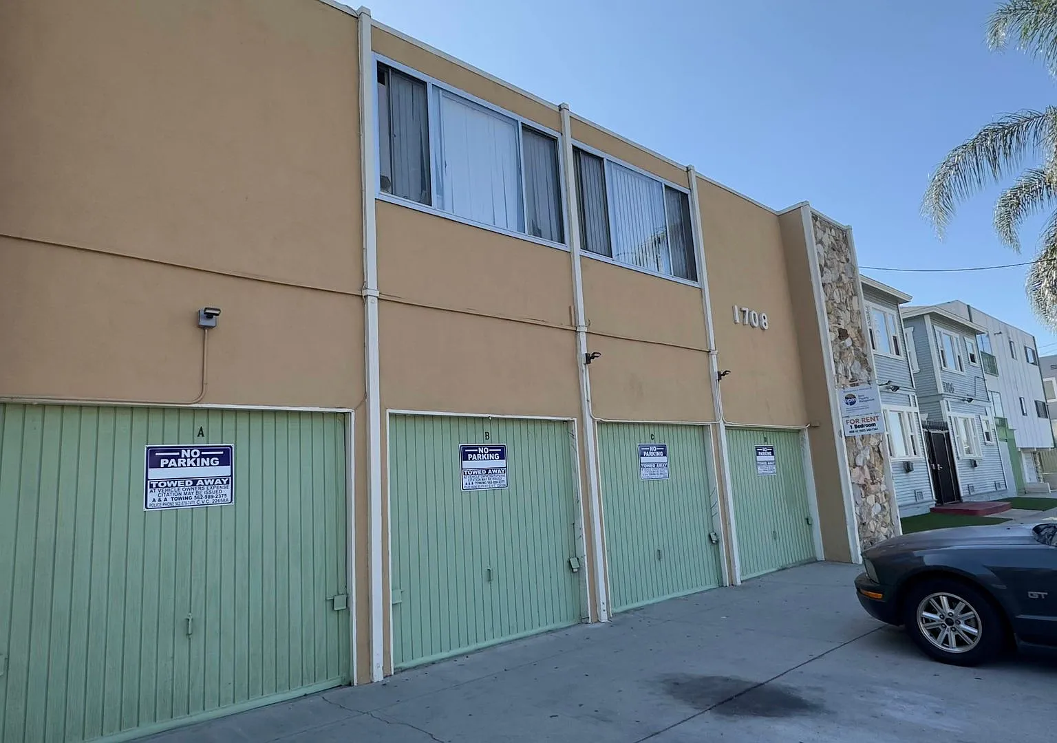0047 Berro Family Building — Photo 1