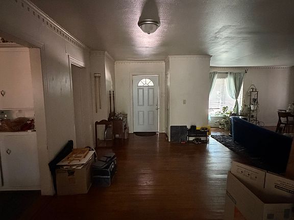 2nd image of 1208 Earl St