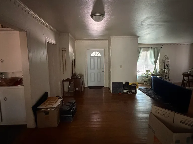 1208 Earl St — Photo 2