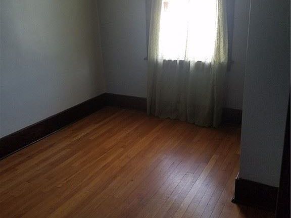 3rd image of 306 Kirk Ave