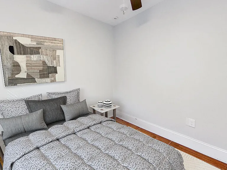 25 Caldwell St #1 — Photo 3