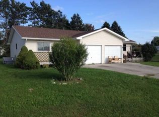 28 N Black River Rd, Croswell, MI 48422
