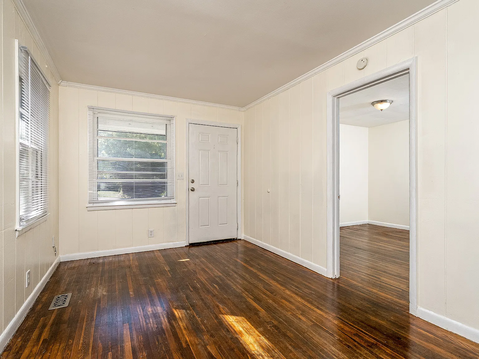 2 bed, 667 sqft, $1,350 — Photo 3