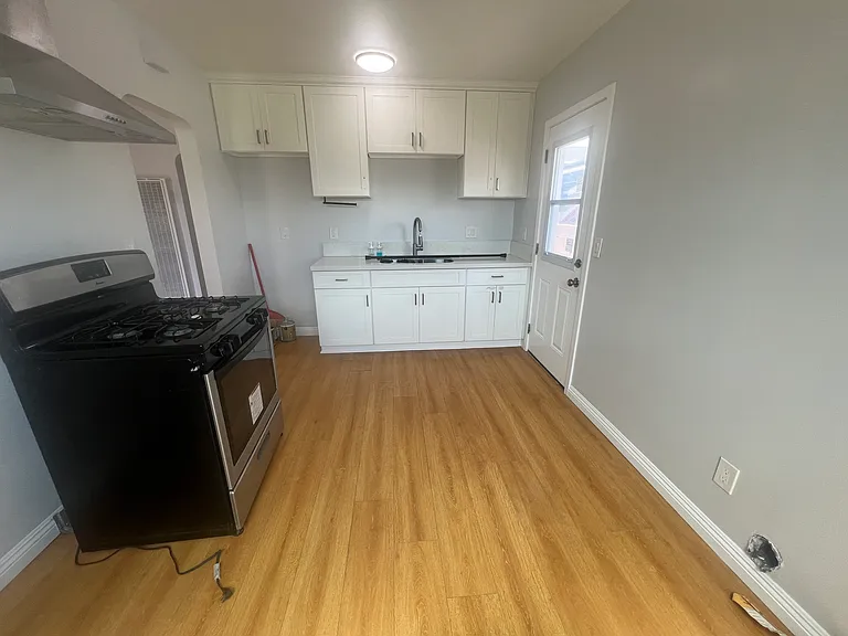 9649 Harvard St — Photo 6