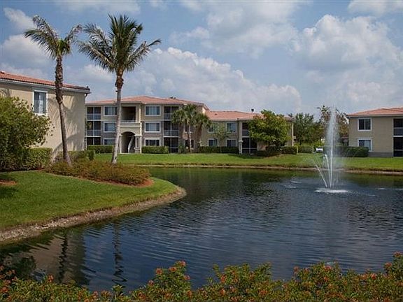 ibis-amenity-exterior-building-exterior-3_B