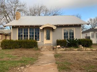 111 Scurlock Ave, Cleburne, TX 76031