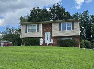 105 Creston Oaks Ct, Forest, VA 24551