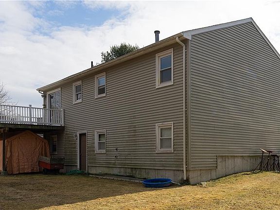 3rd image of 11 Glenna Dr