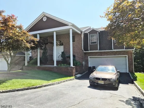 8 Beacon Hill Commons #8, Pompton Lakes Boro, NJ 07442