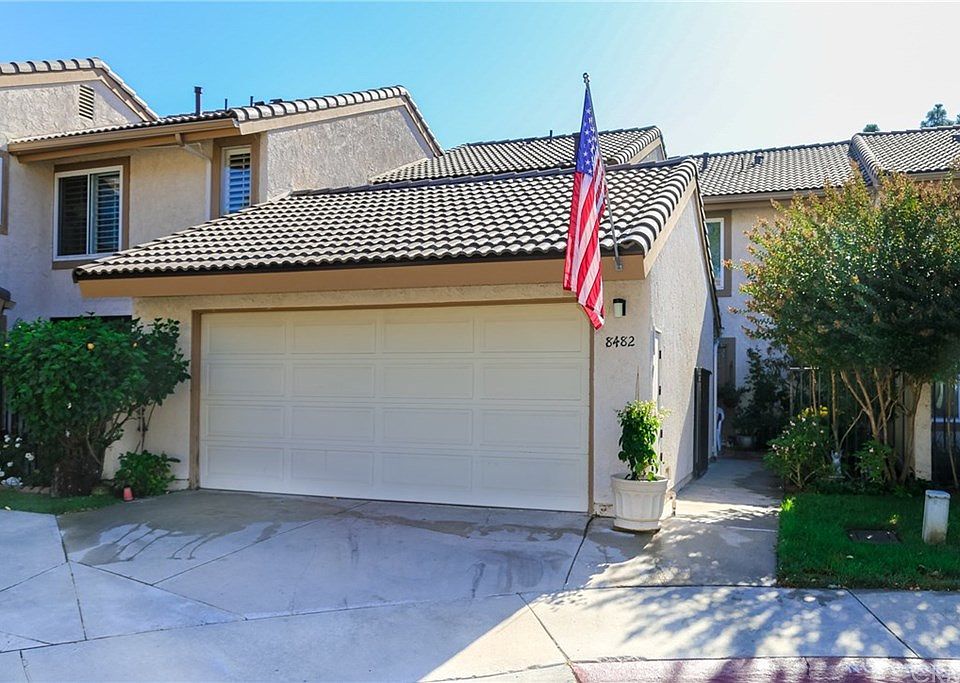2nd image of 8482 Oakstone Cir
