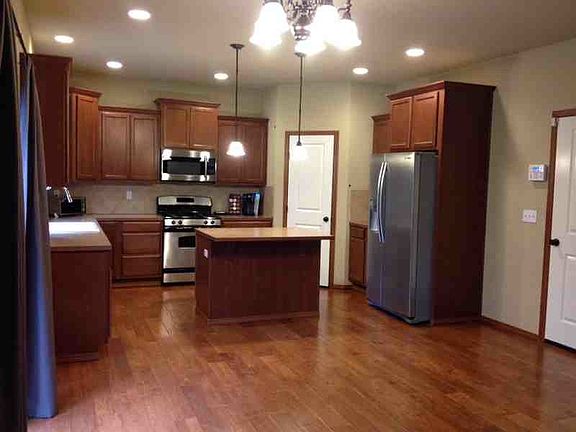 4th image of 716 183rd Street Ct E