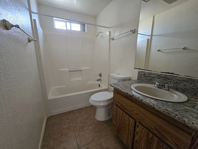 1332 N El Prado Dr — Photo 7