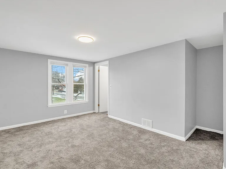 3606 Cadieux Rd — Photo 32