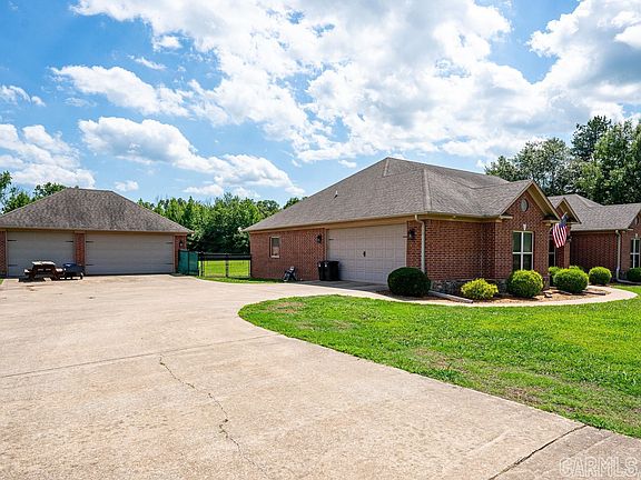 2nd image of 11 Oakwood Dr