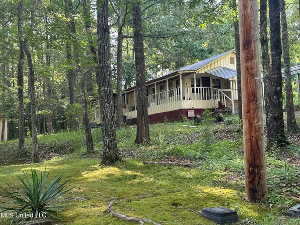 247 Grace Rd, Gore Springs, MS 38929