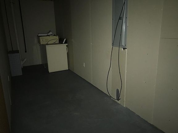 2nd image of 1013 Saint Pauls Ln