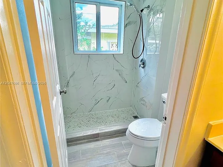 410 Pinecrest Dr #1 — Photo 12
