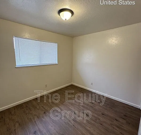 5136 W Cambridge Ave — Photo 12