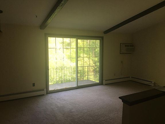 Living Area/Porch