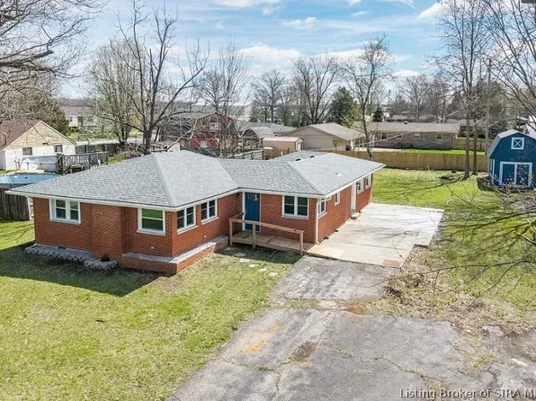 1414 Greenwood Road, Sellersburg, IN 47172