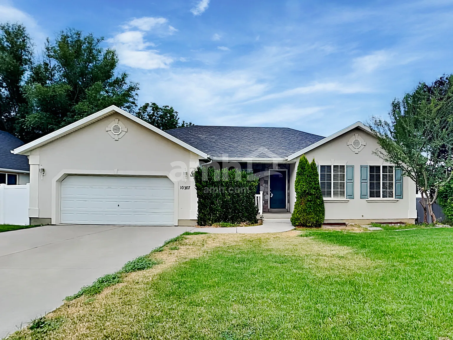5 bed, 3.0 bath, 3040 sqft, $3,035 — Photo 1