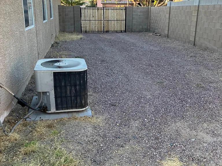 10913 W Frier Dr — Photo 7