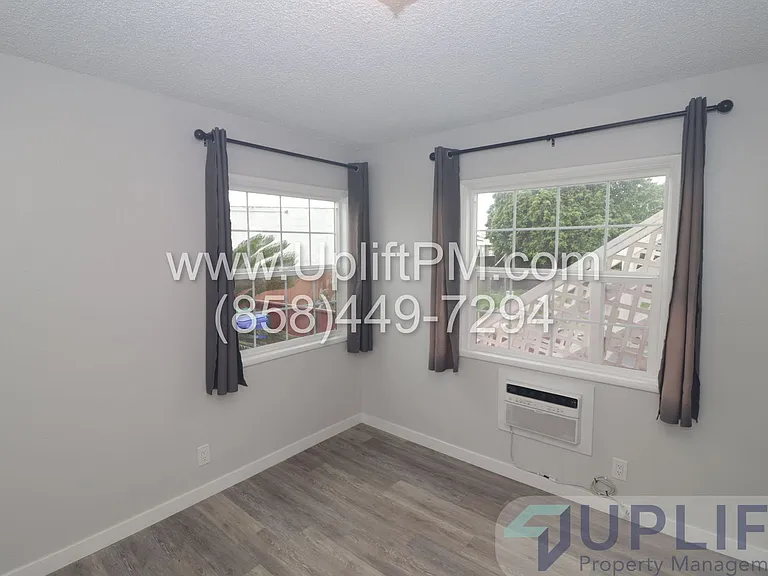 4827 Castle Ave — Photo 20