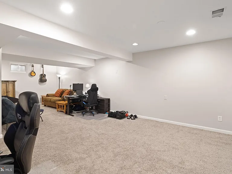 8573 Tyrolean Way — Photo 29