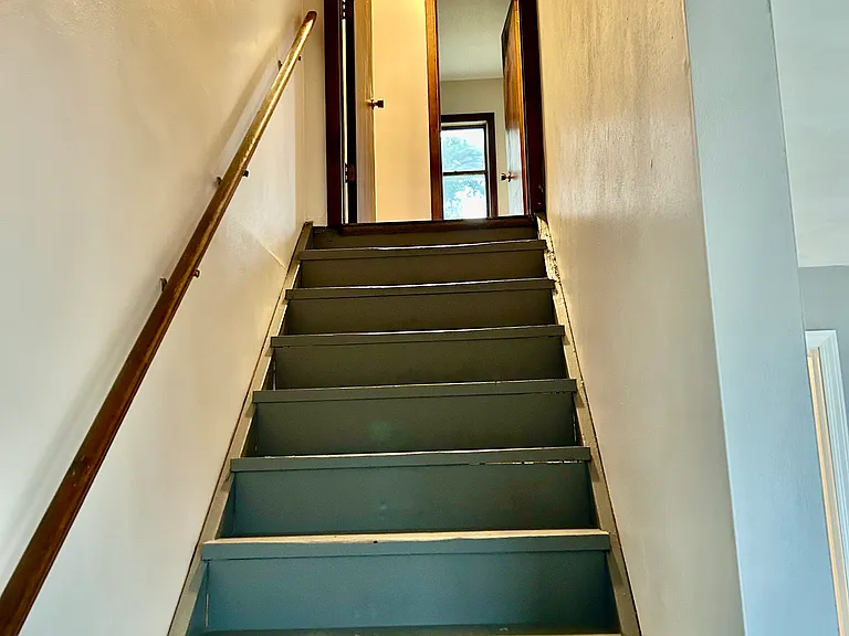Hill Ave — Photo 22