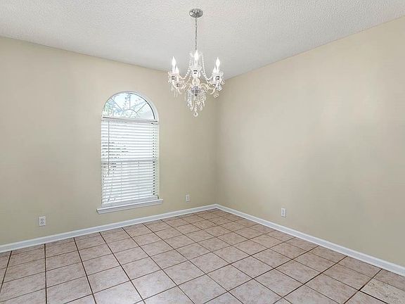 5th image of 133 Hidden Lakes Dr