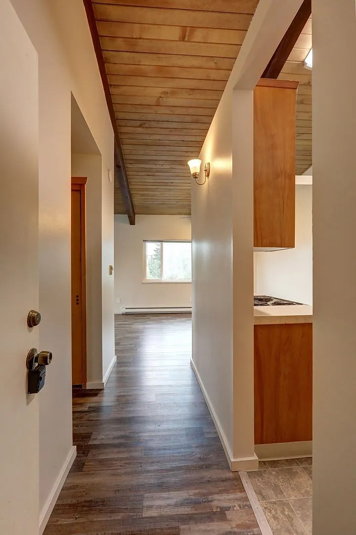 BC118-1 — Photo 2