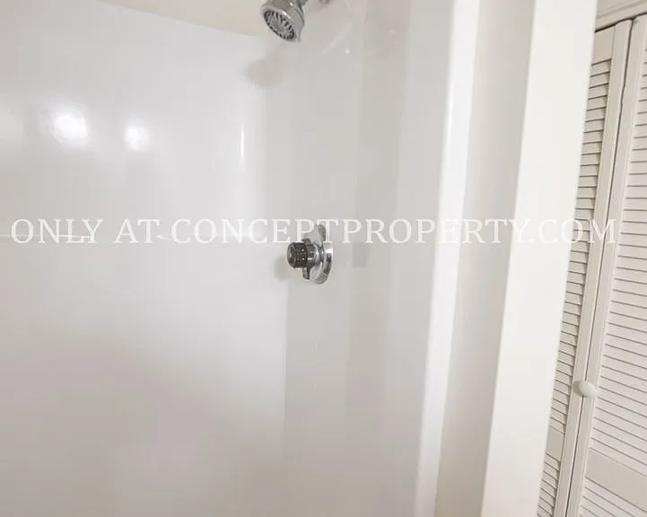 Ponderosa — Photo 204