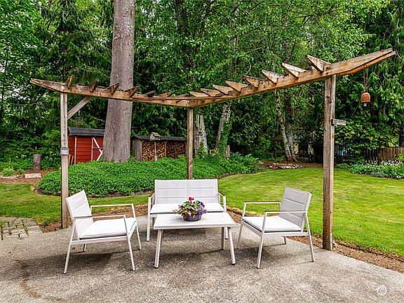 3rd image of 7308 Greenvalley Court SW