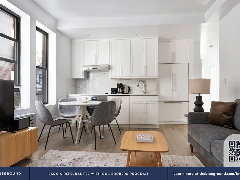 915 W End Ave #406 — Photo 3