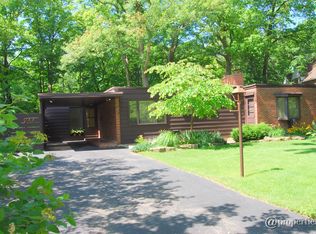 244 Pierce Rd, Highland Park, IL 60035