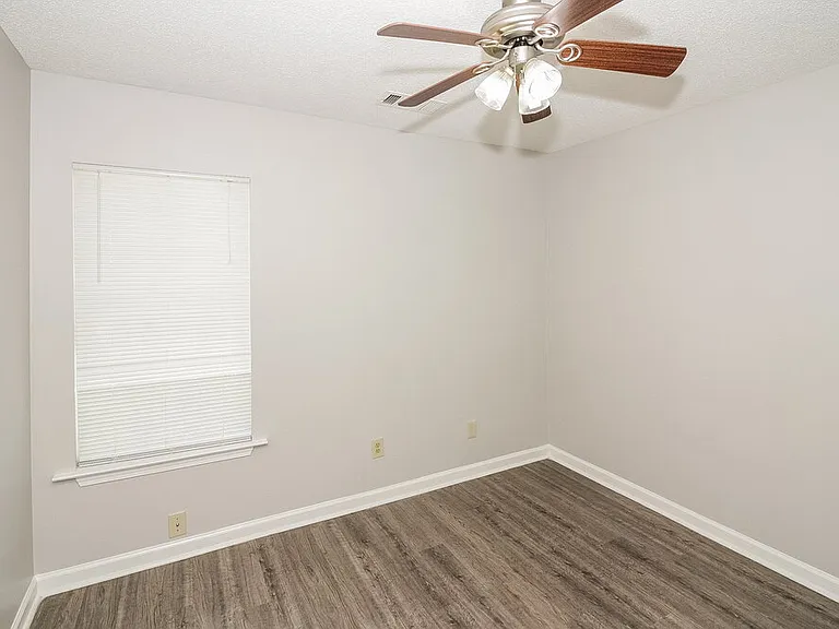 7899 Brady Creek Cv — Photo 17