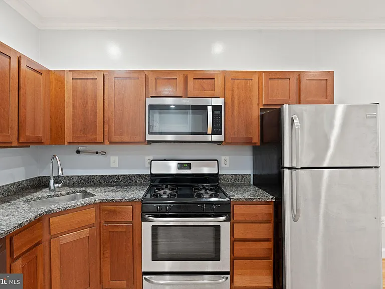 430 Irving St NW #102 — Photo 11